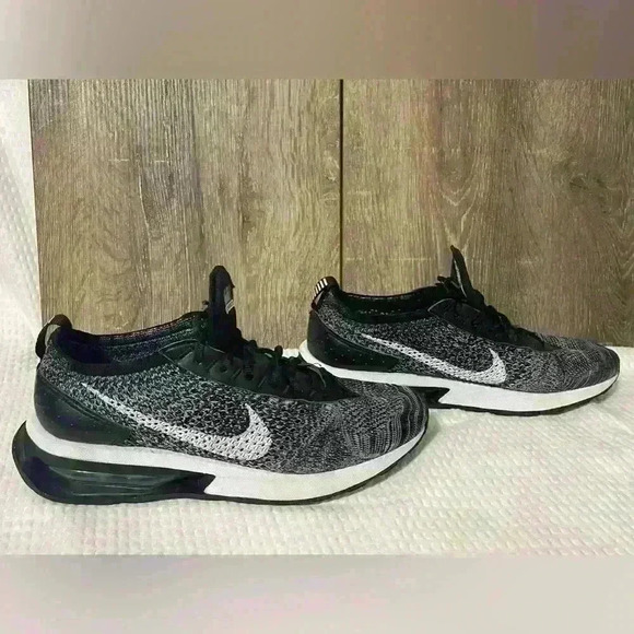 NIKE Air Men’s 8 Max FlyKnit Racer - Picture 1 of 6